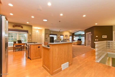 1640 Stillwater Ct NE unit 28, Grand Rapids, MI 49505 - photo 4