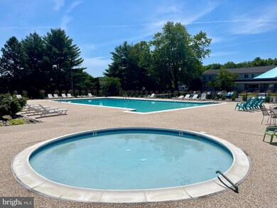 124 Argyll Ct unit 56, Downingtown, PA 19335 - photo 2