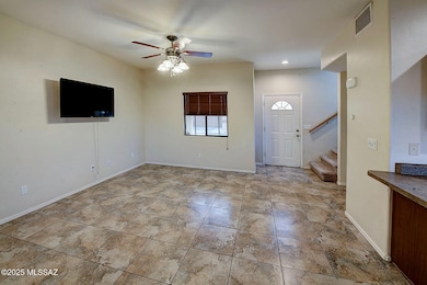 FAMILY ROOM FACING ENTRY