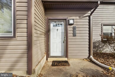 137 E Green Valley Cir, Newark, DE 19711 - photo 2