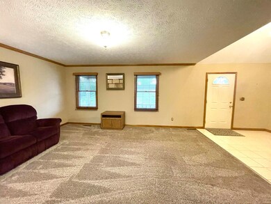 220 Harrison Ct, Greentown, IN 46936 - photo 5