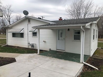 201 Johnson St, Covington, IN 47932 - photo 4