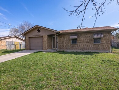 902 N Chico Ave, Decatur, TX 76234 - photo 3