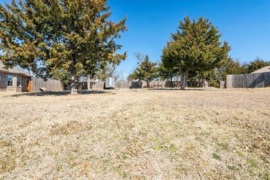 409 Hilre Dr, Sherman, TX 75092 - photo 2