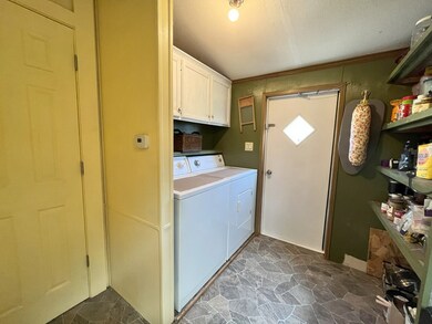 Pantry/Laundry