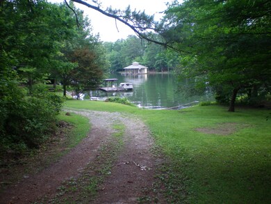 184 Lake Point Circle 007