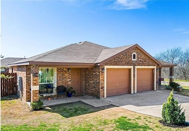 895 Twin Oaks Dr unit B, Temple, TX 76504 - photo 2