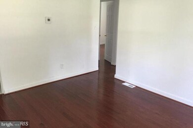 7416 Longbranch Dr, New Carrollton, MD 20784 - photo 2