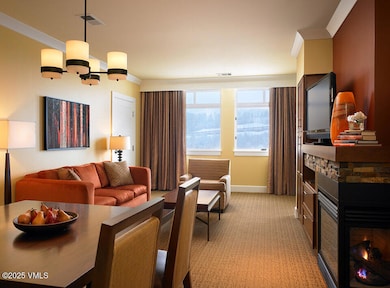 Westin Mtn Villa dining & living