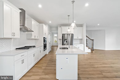 677 Lord Fairfax St, Charles Town, WV 25414 - photo 7