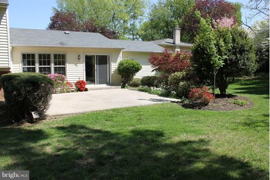 9717 Counsellor Dr, Vienna, VA 22181 - photo 3