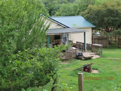 13 Beechie Fork Rd, Alum Creek, WV 25003 - photo 4