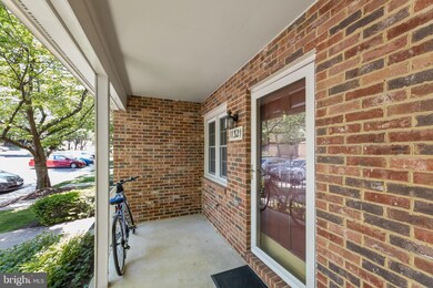 11321 Morning Gate Dr, Rockville, MD 20852 - photo 2