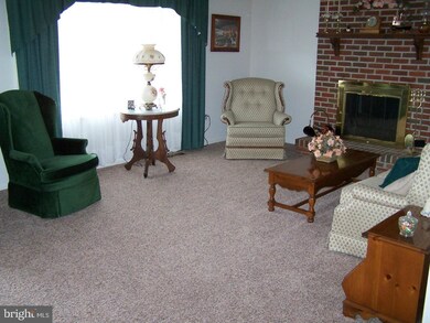 9 Roosevelt Rd, Sykesville, MD 21784 - photo 3