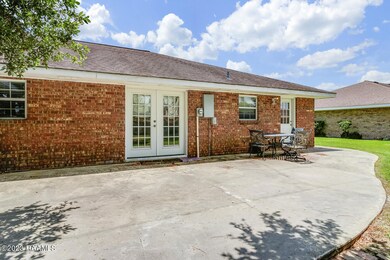 819 East E-14