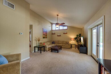 006_Family Room