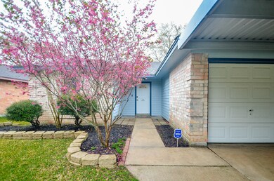 1915 Jones St, Rosenberg, TX 77471 - photo 2