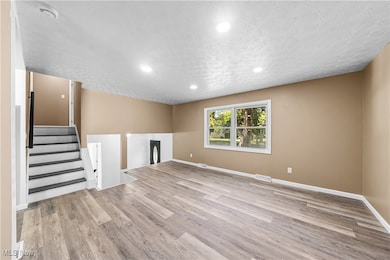 9130 Elm Cir, Windham, OH 44288 - photo 3