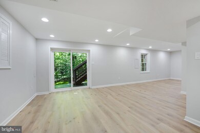 11920 Fawn Ridge Ln, Reston, VA 20194 - photo 7