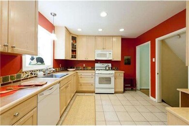 125 Locust Grove Rd, Bryn Mawr, PA 19010 - photo 3