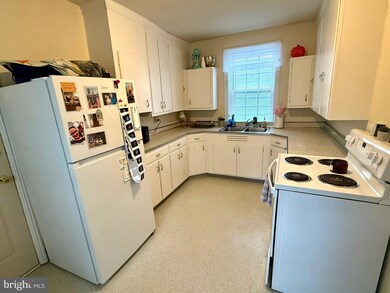 43 E Franklin St unit A, Greencastle, PA 17225 - photo 4