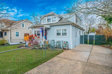 21 S Summit Ave, Patchogue, NY 11772 - photo 2