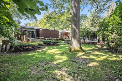 2427 Londonderry Rd, Ann Arbor, MI 48104 - photo 4