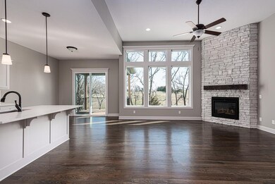 4751 Lakecrest Dr, Shawnee, KS 66218 - photo 4