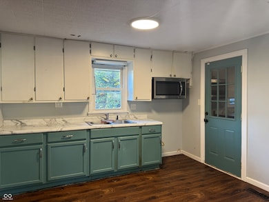 6316 Vigo Dr, Clayton, IN 46118 - photo 5