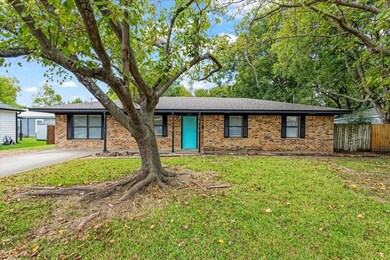 707 Cedar St, Bonham, TX 75418 - photo 2