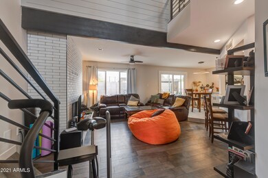 002_Living Room