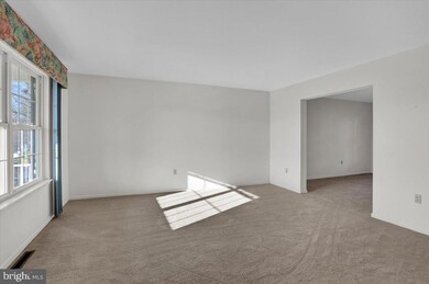 1012 Georgetown Dr, Reading, PA 19605 - photo 5