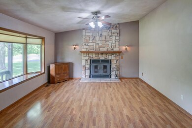 120 Parkview St, Maryville, IL 62062 - photo 2