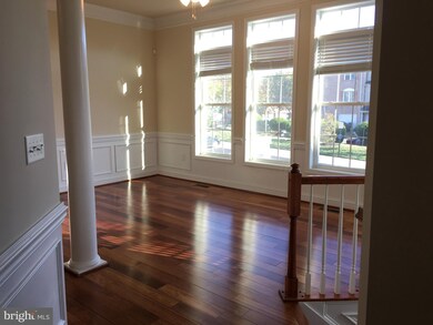 6090 Madison Park Dr, Falls Church, VA 22041 - photo 3