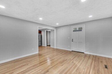 11 Booth St, Attleboro, MA 02703 - photo 6