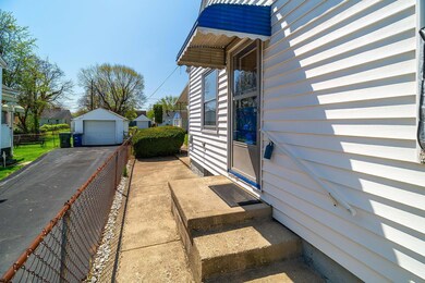 2201 Barrymore Ave-5