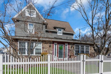 201 Union Ave, Lakehurst, NJ 08733 - photo 2