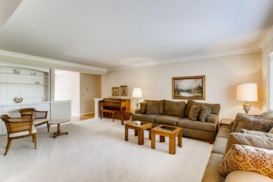 203 E Farnham Ln, Wheaton, IL 60189 - photo 7
