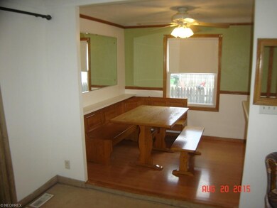 Oak table ad benches stay!