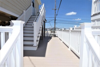 Deck (2)