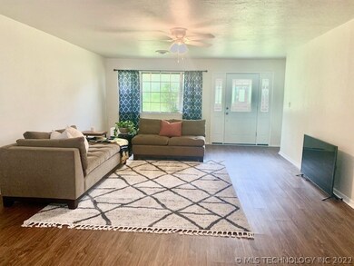 1432 S Stoneridge Manor, Ardmore, OK 73401 - photo 2