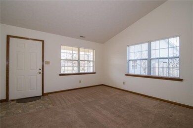 1062 Ina Cir, Franklin, IN 46131 - photo 5