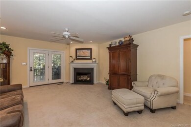 8714 Doe Path Ln, Huntersville, NC 28078 - photo 5