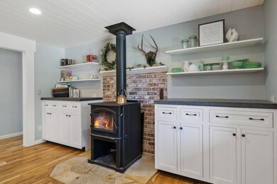 21137 Guinevere Ct, Bend, OR 97702 - photo 5