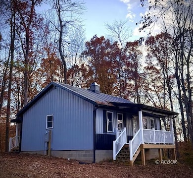 Beautiful cabin on almost 2 acres