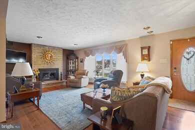 58 Clarence Ave, Shoemakersville, PA 19555 - photo 3