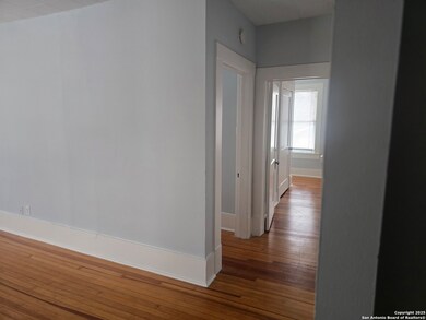 1120 W Woodlawn Ave unit 6, San Antonio, TX 78201 - photo 3