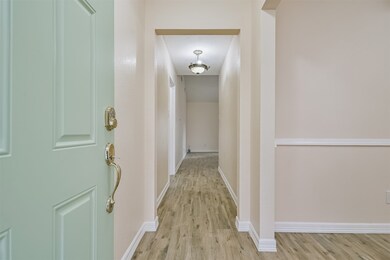 10102 Kirkglen Dr, Houston, TX 77089 - photo 4