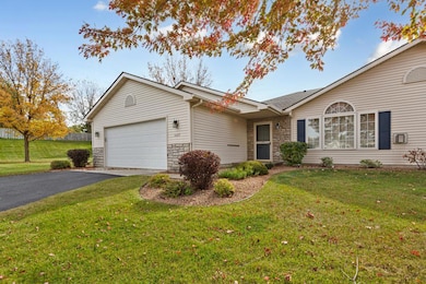 1427 Carriage Cir unit 1427, Faribault, MN 55021 - photo 2