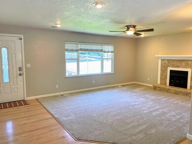 1939 NW Highland Ave, Grants Pass, OR 97526 - photo 4